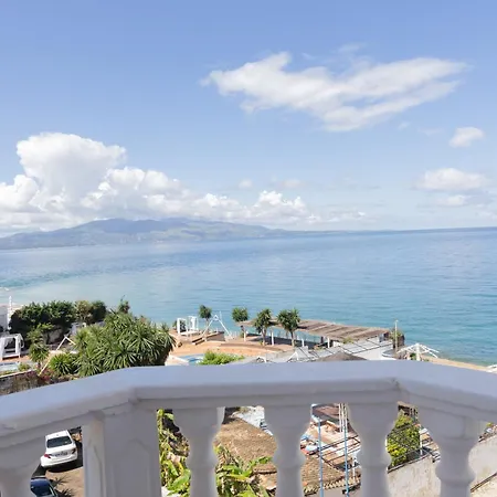 Harmony 호텔 Sarandë